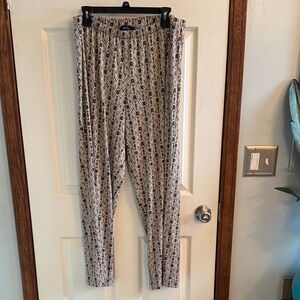 Karen Kane Brown and Red Patterned Pants